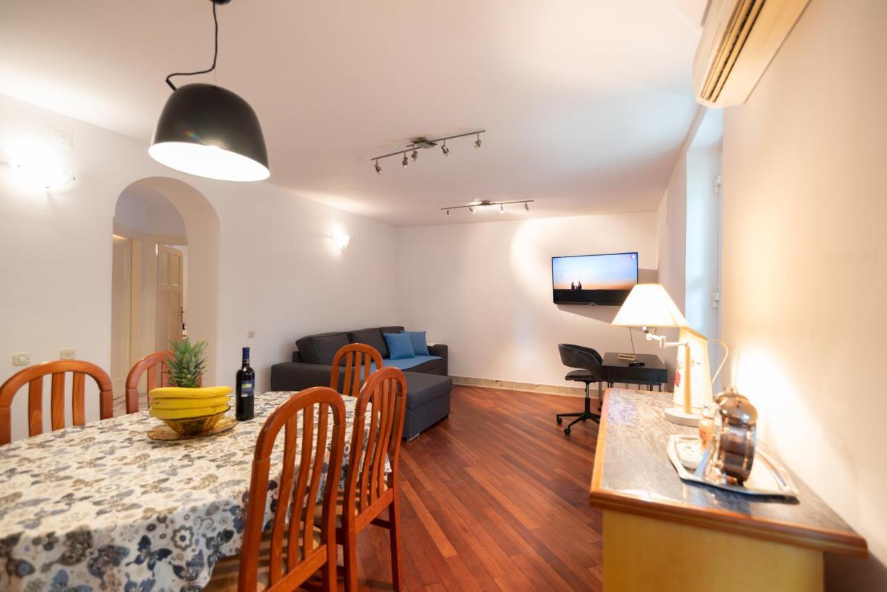 Palm Garden Apartment In Center With Big Terrace Split Exterior foto