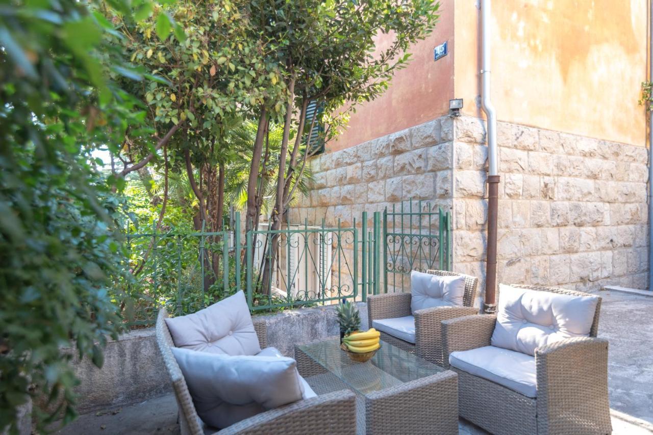 Palm Garden Apartment In Center With Big Terrace Split Exterior foto