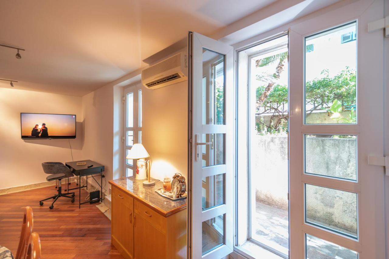 Palm Garden Apartment In Center With Big Terrace Split Exterior foto